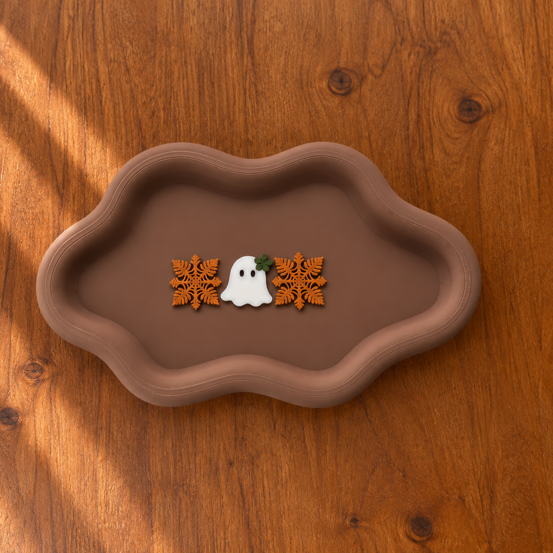 Web Quilt & Ghost with Pua Tray