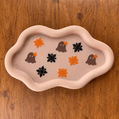 Scattered Web Quilt & Ghost with Pua Tray